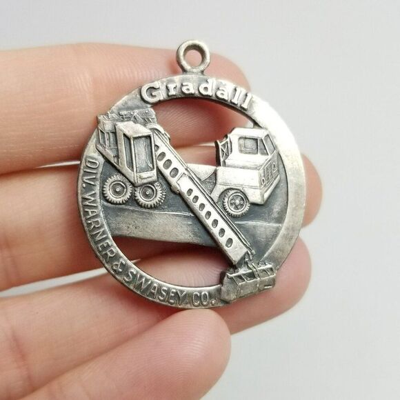Vintage Warner & Swasey Co Gradall Hydraulic Excavator Tractor Truck Watch Fob - Picture 4 of 5